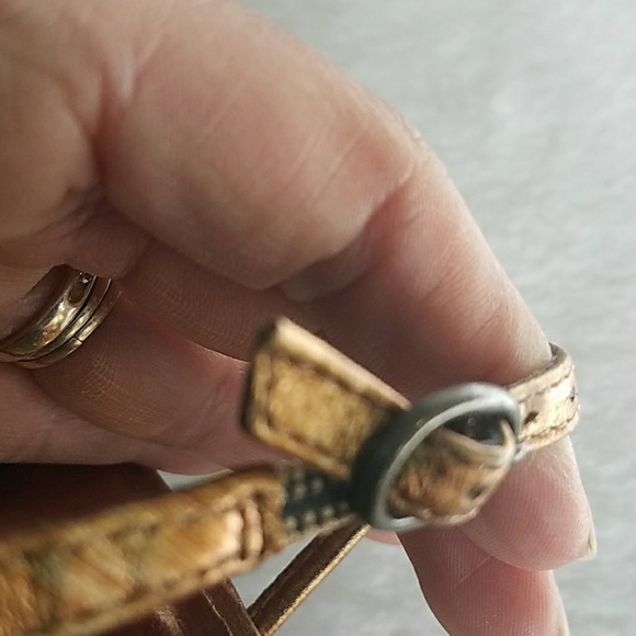 Carlos Santana gold heels.Like new. - Picture 5 of 8